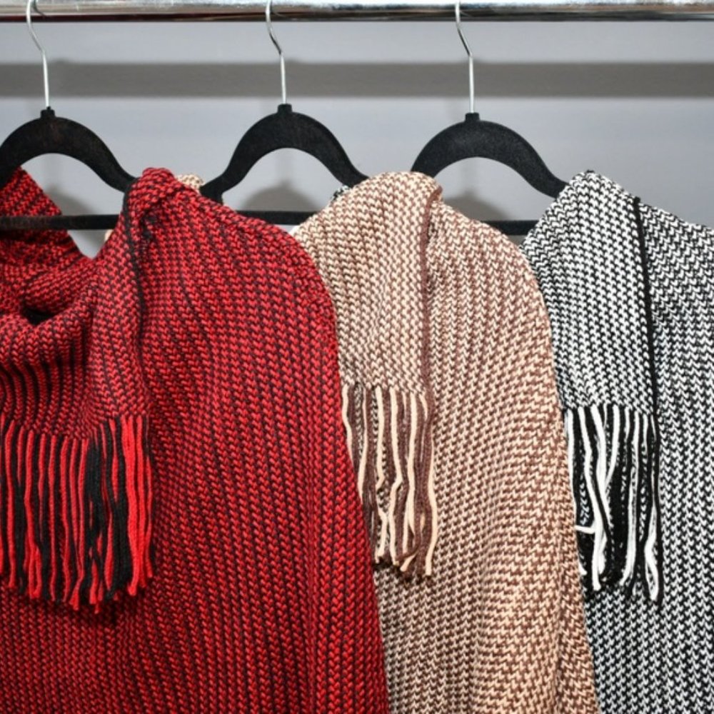 PONCHO BURGUNDYFRINGE DETAILED - Picture 4 of 5